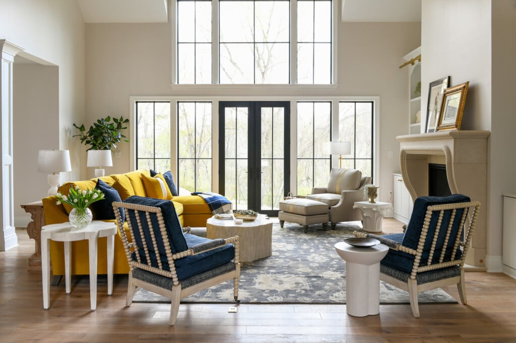 Interiorsbyseashal Erinkellyphoto Bold Sofa Example 2